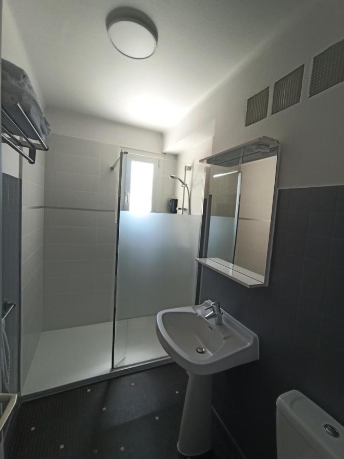 פואסננט Hotel De La Cale מראה חיצוני תמונה