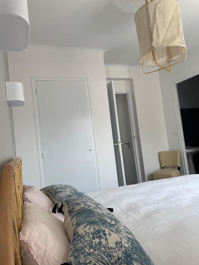 פואסננט Hotel De La Cale מראה חיצוני תמונה