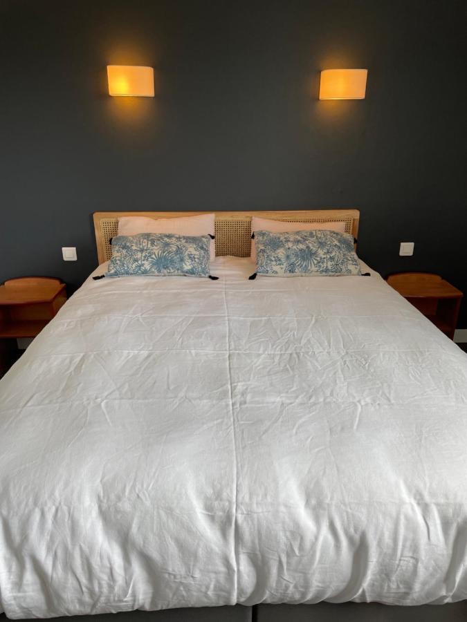 פואסננט Hotel De La Cale מראה חיצוני תמונה